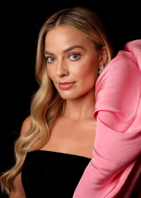 Margot Robbie - 30th Annual Screen Actors Guild Awards in Los Angeles, 02/24/24