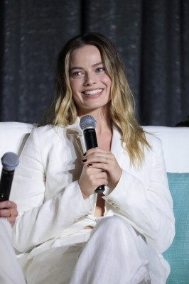 Margot Robbie - Special Screening Of &#039;Bombshell&#039; In Hollywood - Inside 