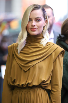 Margot Robbie arrives at Good Morning America in New York, 02.04.2020