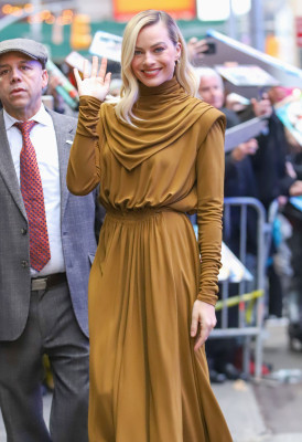 Margot Robbie arrives at Good Morning America in New York, 02.04.2020