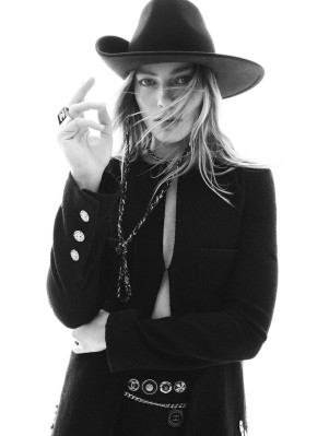 Margot Robbie for Chanel 31 Rue Cambon (2022)