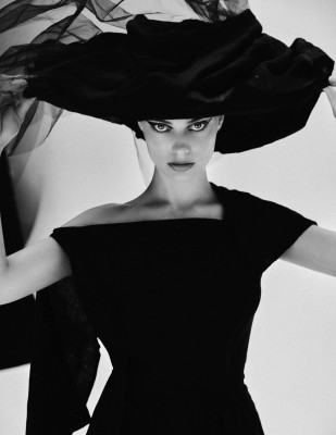 MARGOT ROBBIE for V Magazine, #123 Spring 2020 Preview