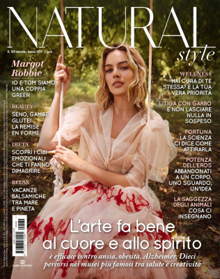Margot Robbie – Natural Style March 2019