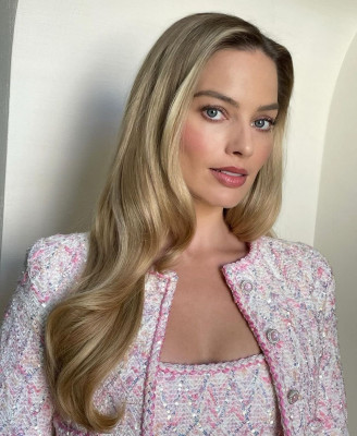 Margot Robbie – Oscar Nominees Luncheon Photo Shoot February 2024