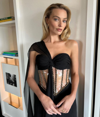 Margot Robbie - Met Gala 2023 Portraits 05/01/2023