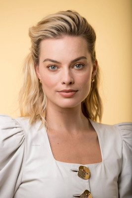 Margot Robbie – Photoshoot for USA Today 2018