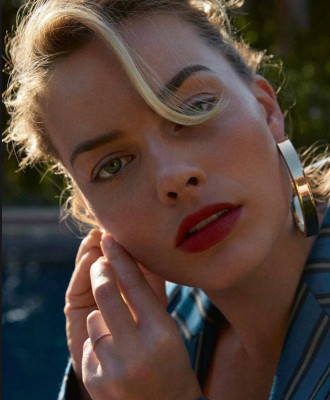 Margot Robbie – Porter Photoshoot 2018
