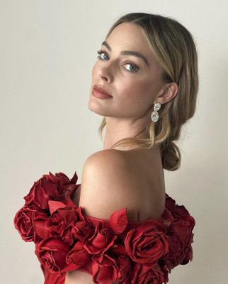 Margot Robbie – The Critics Choice Awards Photo Shoot January 2024