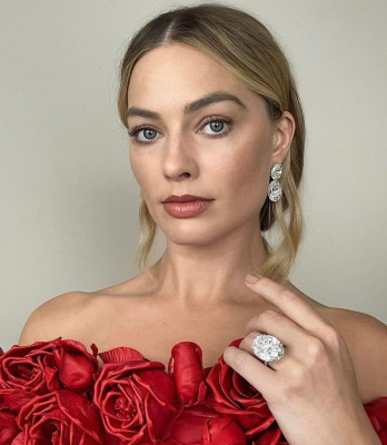 Margot Robbie – The Critics Choice Awards Photo Shoot January 2024