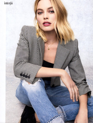 Margot Robbie – Marie Claire Hungarian June 2018