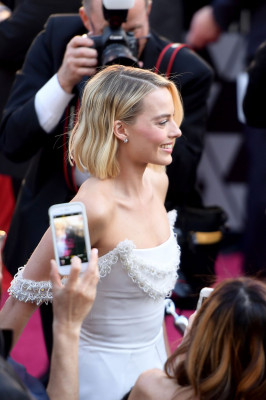 Margot Robbie – Oscars 2018 Red Carpet