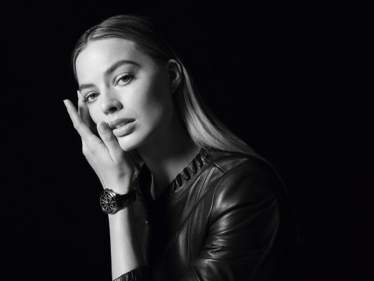 Margot Robbie - Chanel J12 // 2021