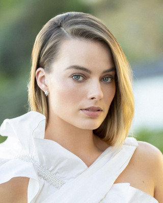 Margot Robbie - Launch of Gabrielle Chanel Essence 09/12/19