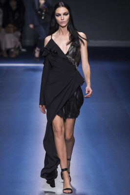 Maria Carla Boscono - Versace Runway Fall/Winter Fashion Show in Molan
