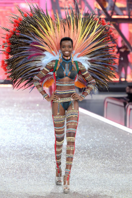 Victoria’s Secret Fashion Show 2016