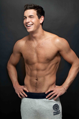 photo 3 in Mario Casas gallery [id551900] 2012-08-26 00:00:00