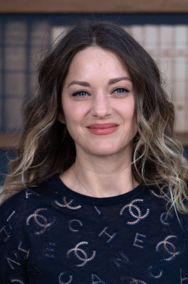 Marion Cotillard – Chanel Haute Couture Fall/Winter 19/20 Show in Paris 