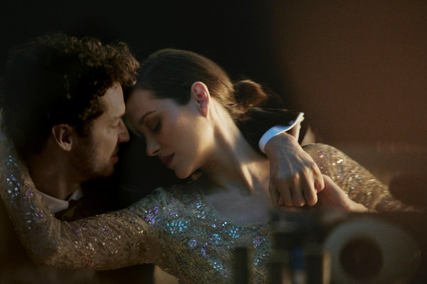 Marion Cotillard by Johan Renck for Chanel N°5 // 2020