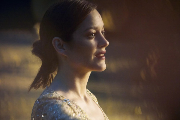 Marion Cotillard by Johan Renck for Chanel N°5 // 2020