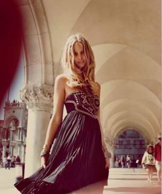 photo 26 in Marloes Horst gallery [id411819] 2011-08-02 00:00:00