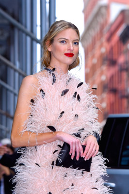 Martha Hunt – Leaving Taylor Swift’s Apartment 