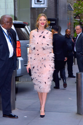 Martha Hunt – Leaving Taylor Swift’s Apartment 