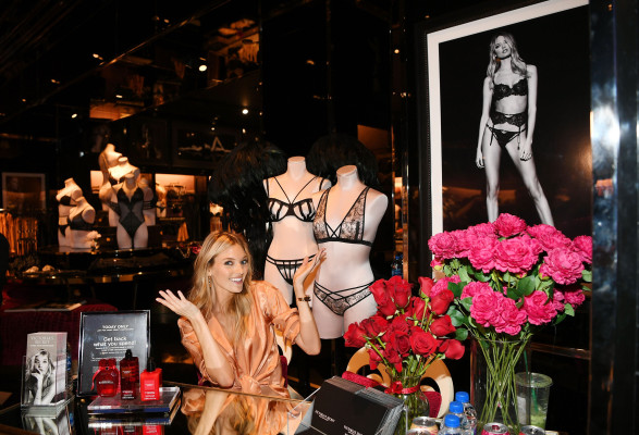 Martha Hunt – Victoria’s Secret New Fall Collection Debut in Las Vegas