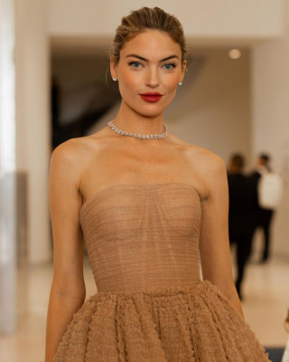 Martha Hunt by Carolina Gonzalez