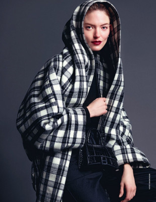 MARTHA HUNT in Elle Magazine, Italy November 2019