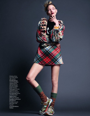 MARTHA HUNT in Elle Magazine, Italy November 2019