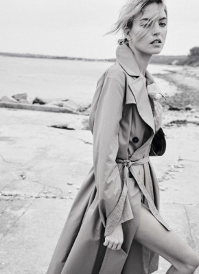 Martha Hunt – Issue Volume 25 2019