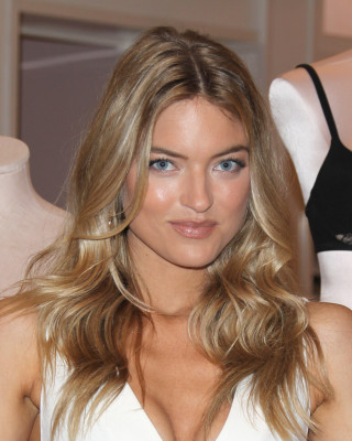 Martha Hunt pic #986348