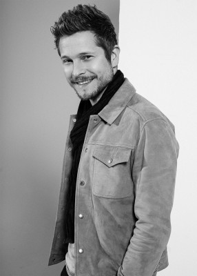 Matt Czuchry by Paige Kindlick for HollywoodLife&#039;s Studio in New York 11/04/2019