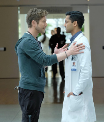 Matt Czuchry - The Resident (2018) 1x01 &#039;Pilot&#039;