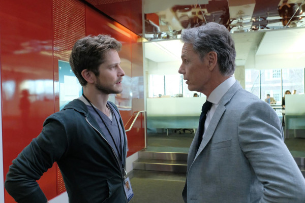 Matt Czuchry - The Resident (2018) 1x01 &#039;Pilot&#039;
