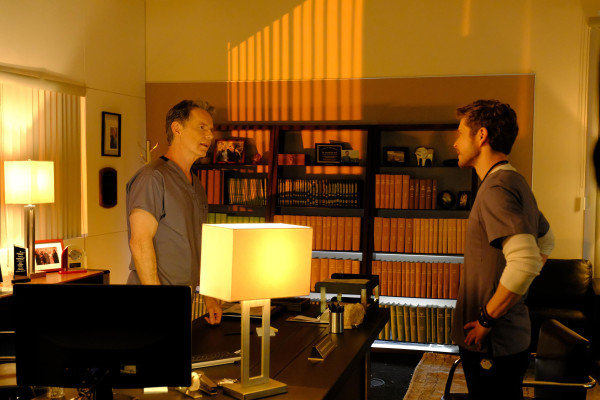 Matt Czuchry - The Resident (2018) 1x01 &#039;Pilot&#039;