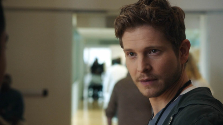 Matt Czuchry - The Resident (2018) 1x01 &#039;Pilot&#039;