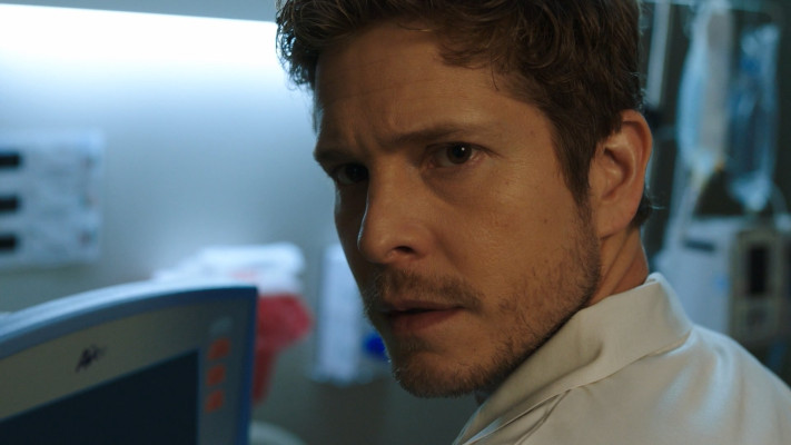 Matt Czuchry - The Resident (2018) 1x01 &#039;Pilot&#039;