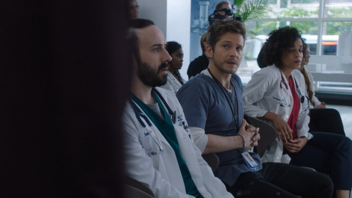 Matt Czuchry - The Resident (2018) 1x01 &#039;Pilot&#039;