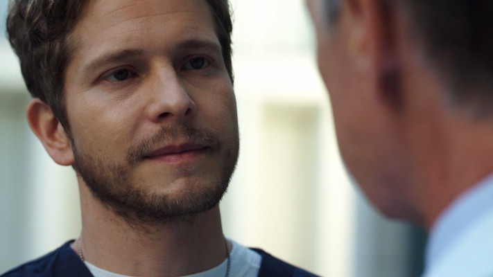 Matt Czuchry - The Resident (2018) 1x02 &#039;Independence Day&#039;