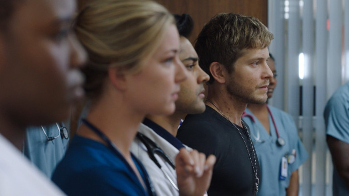 Matt Czuchry - The Resident (2018) 1x03 &#039;Comrades in Arms&#039;