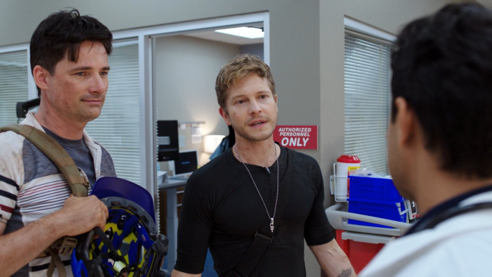 Matt Czuchry - The Resident (2018) 1x03 &#039;Comrades in Arms&#039;