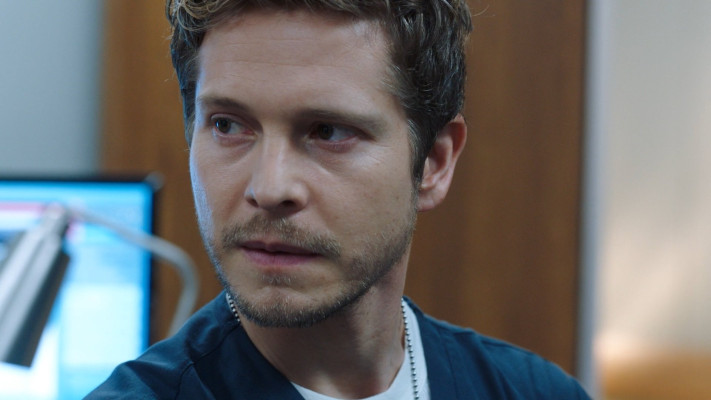 Matt Czuchry - The Resident (2018) 1x03 &#039;Comrades in Arms&#039;