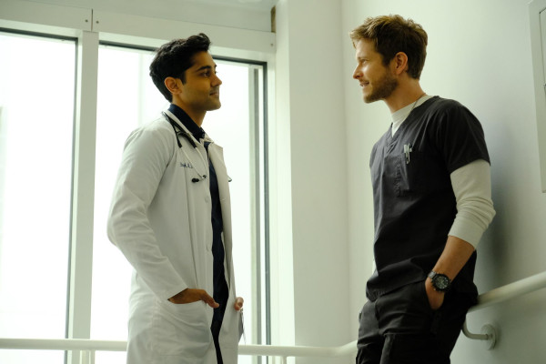 Matt Czuchry - The Resident (2018) 1x03 &#039;Comrades in Arms&#039;