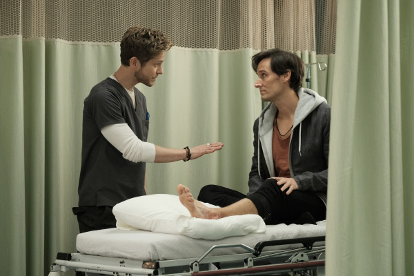 Matt Czuchry - The Resident (2018) 1x06 &#039;No Matter The Cost&#039;