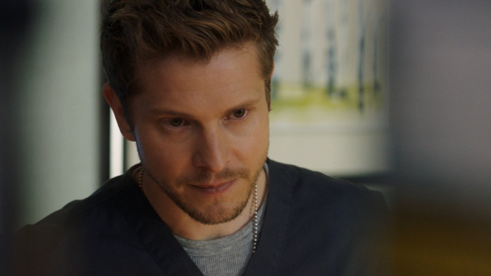 Matt Czuchry - The Resident (2018) 1x08 &#039;Family Affair&#039;