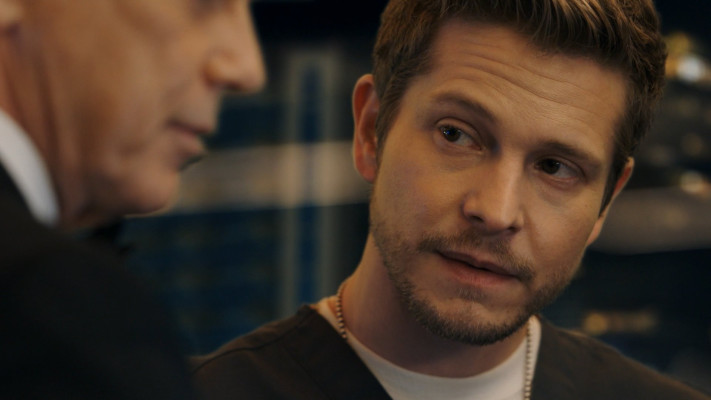 Matt Czuchry - The Resident (2018) 1x08 &#039;Family Affair&#039;