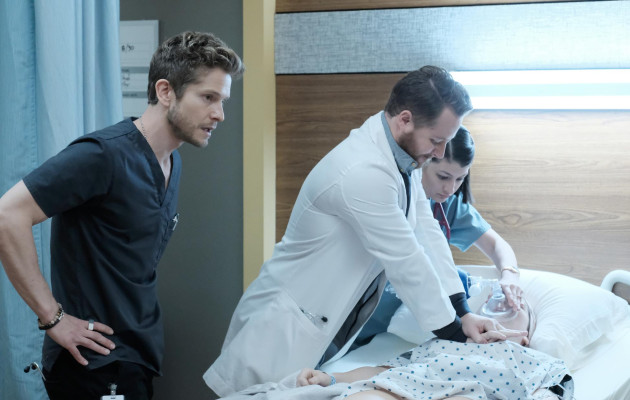 Matt Czuchry - The Resident (2018) 1x09 &#039;Lost Love&#039;