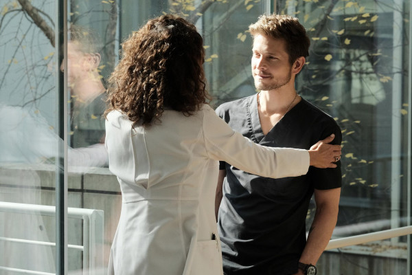 Matt Czuchry - The Resident (2018) 1x09 &#039;Lost Love&#039;