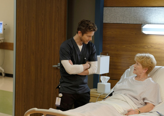 Matt Czuchry - The Resident (2018) 1x10 &#039;Haunted&#039;
